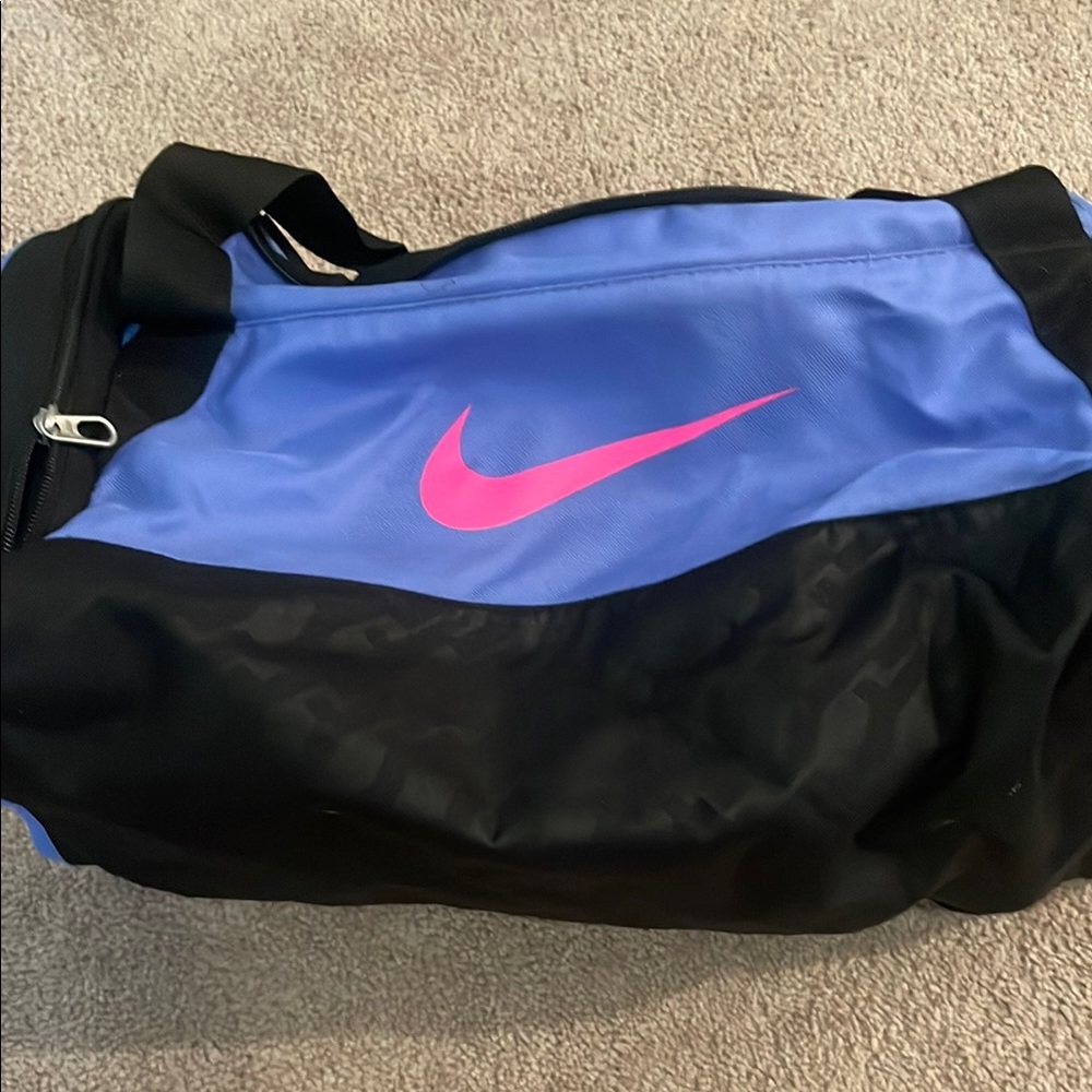Nike Light Blue Travel Duffel with Pink Swoosh and Black Trim - Picture 3 of 6